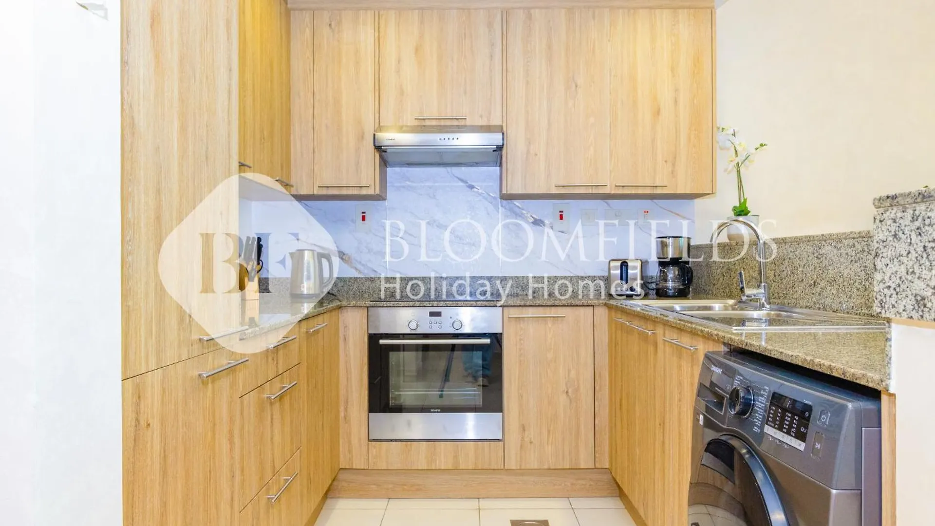 Bloomfields Magnificent Studio Bay Square Dubai Apartment