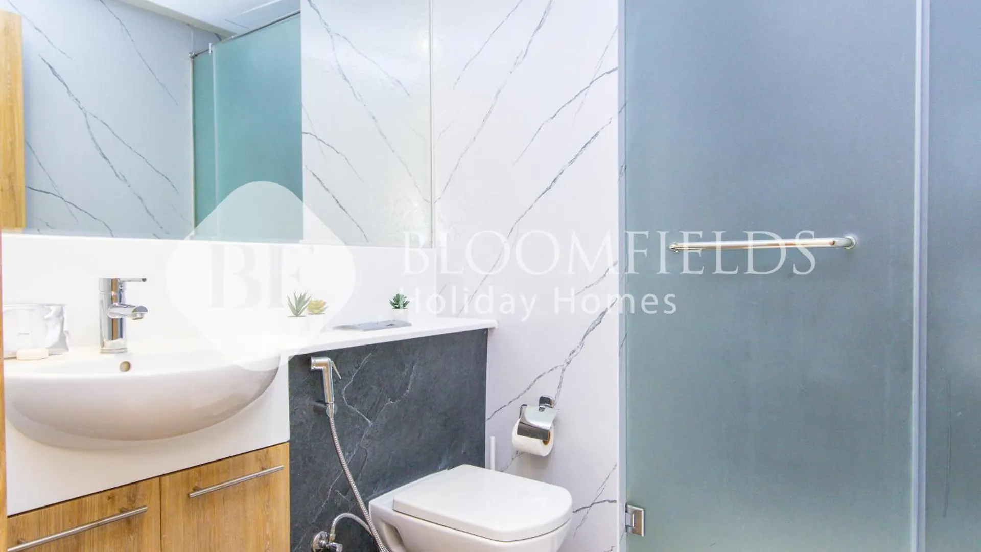 Bloomfields Magnificent Studio Bay Square Dubai United Arab Emirates